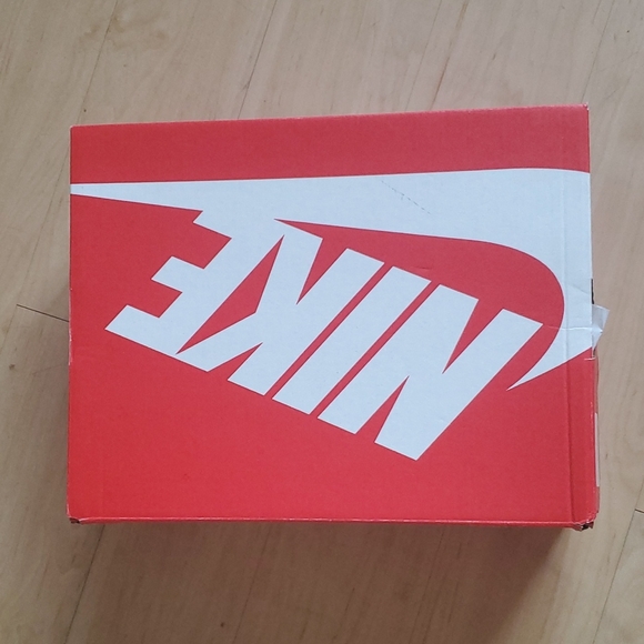 Nike React Vision [GS] - Picture 5 of 9